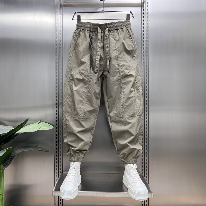 กางเกงลำลองทรงหลวมตรงสำหรับผู้ชาย