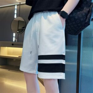 กางเกงขาสั้นลำลองฤดูร้อนสำหรับผู้ชาย แบรนด์เทรนด์ฮิต สไตล์หลวมสบาย